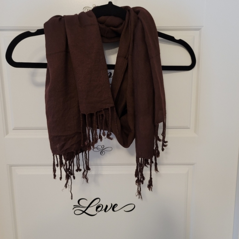 Scarfs - Picture 6 of 13